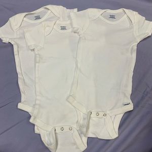 3 Pack Gerber Basic Onesies NWOT